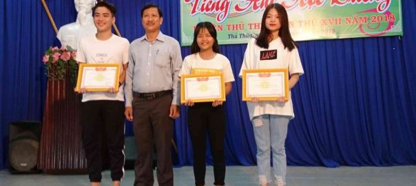 Khen thưởng các trường THCS đạt giải Tiếng hát học đường 2018